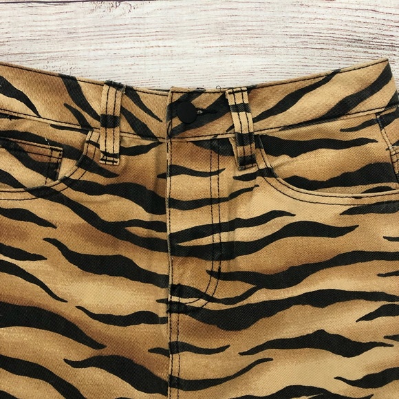 FOREVER 21 Animal Print Jean Skirt Size Small - Picture 2 of 7